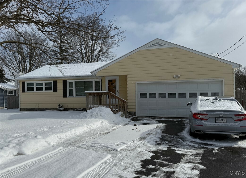 Property Photo:  7 Ferndale Lane  NY 13077 