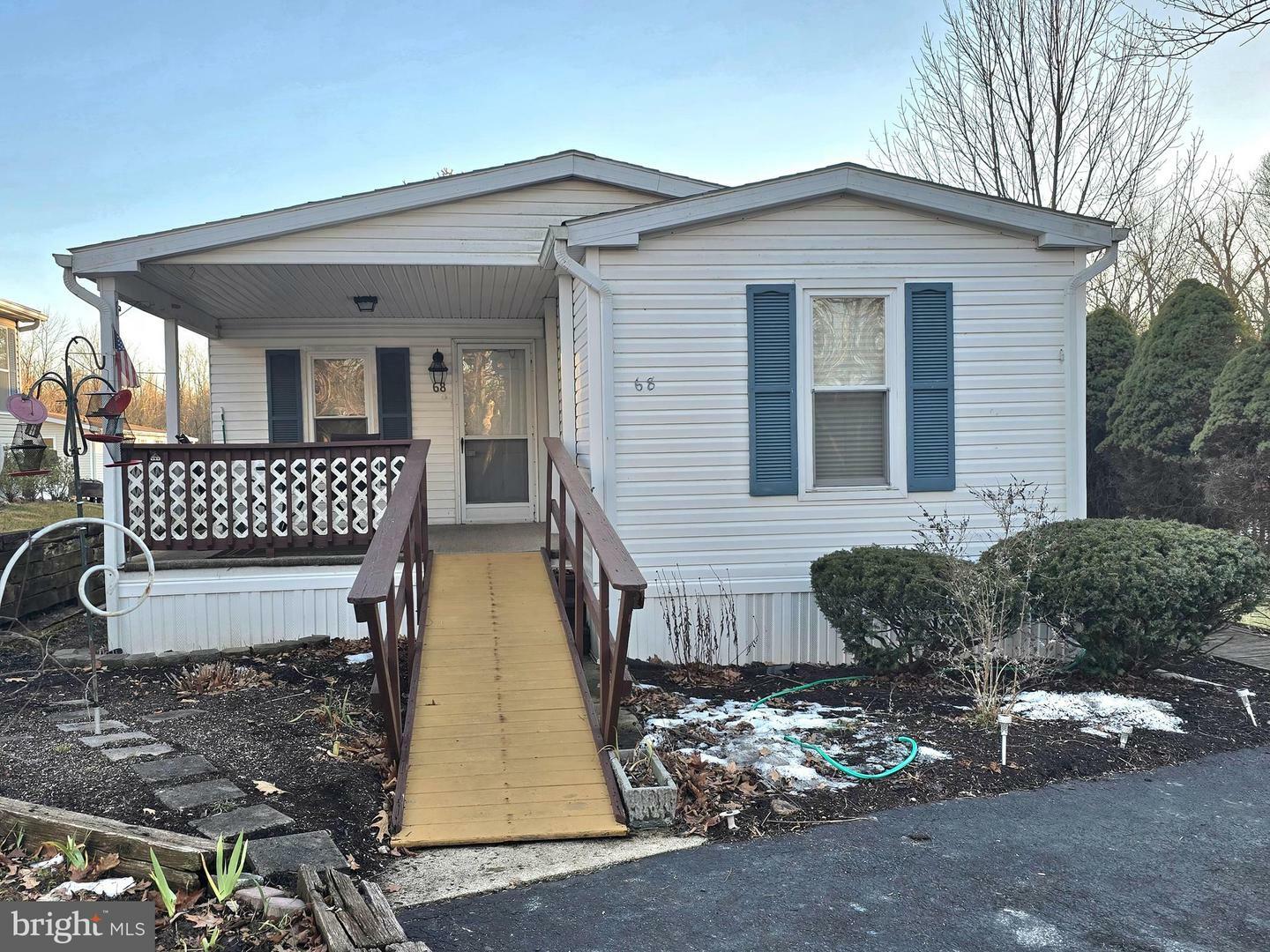 Property Photo:  68 Meadow Run Place  PA 17112 