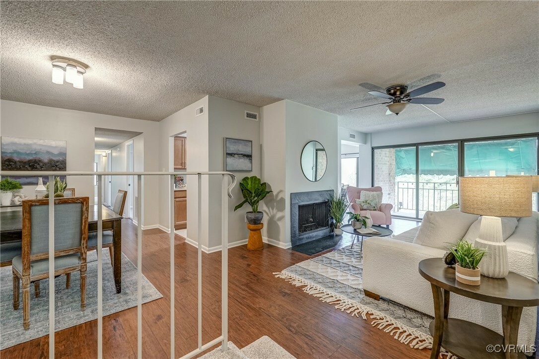 Property Photo: 1513 Regency Woods Road 302 VA 23238