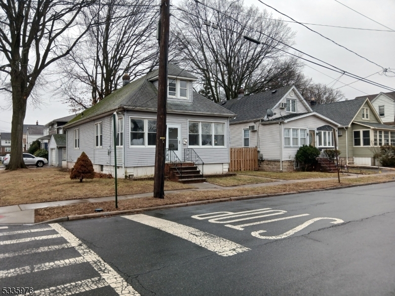 Property Photo:  156 E Morris Ave  NJ 07036 