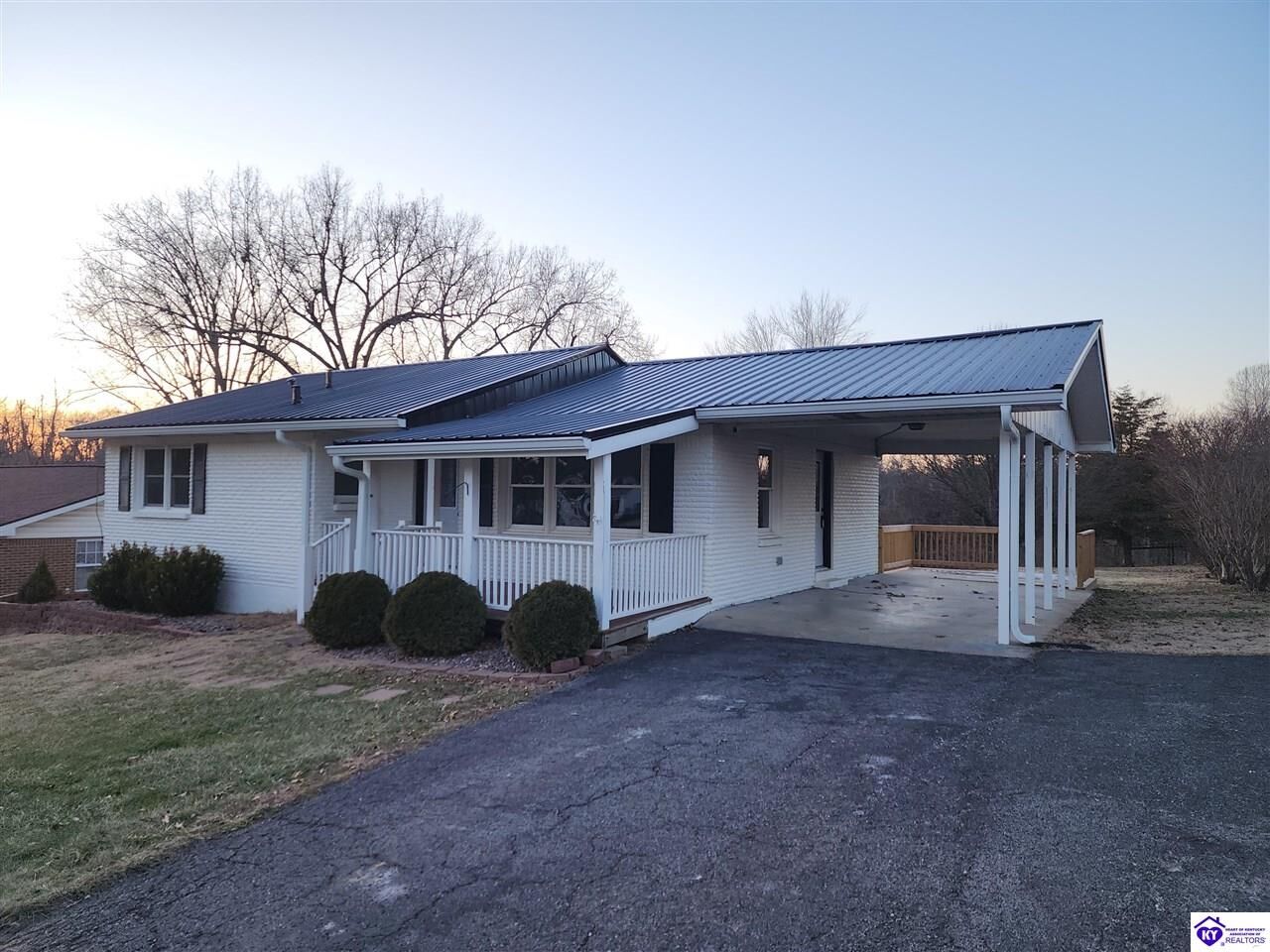 Property Photo:  415 Pinewood Drive  KY 40160 