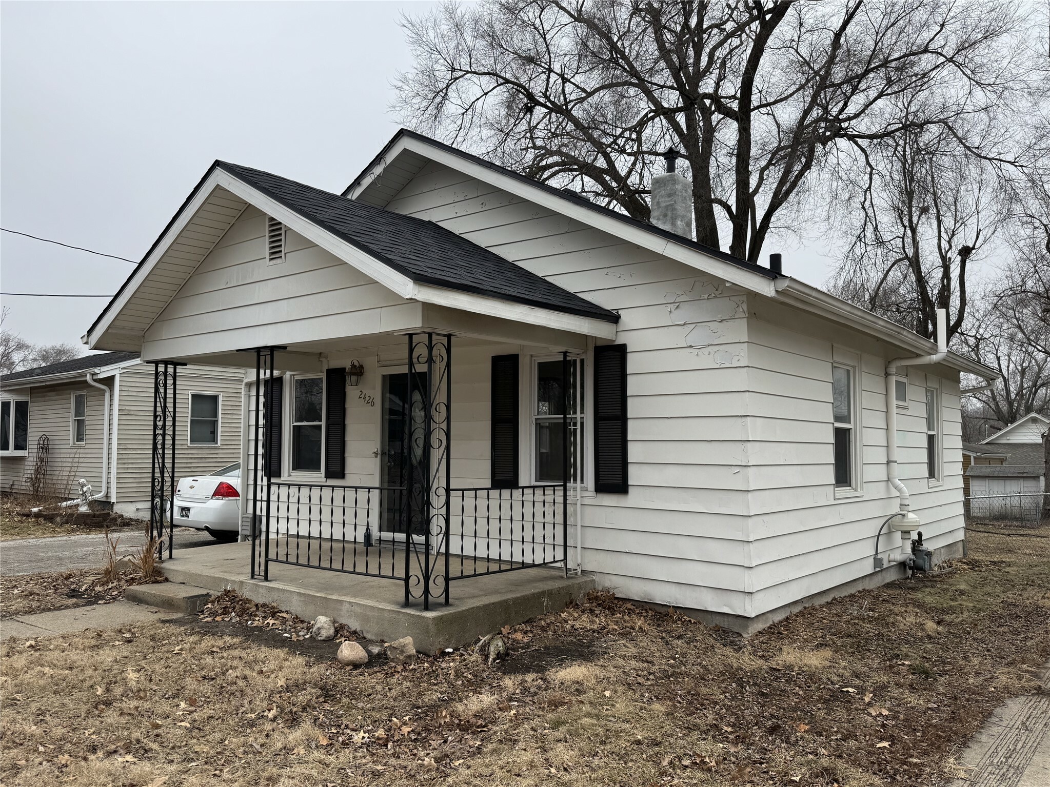 2426 E 38th Street  Des Moines IA 50317 photo