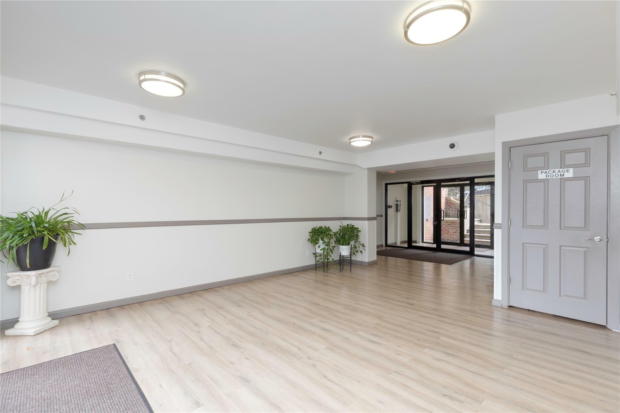 Property Photo:  1 Hawley Terrace 4D  NY 10701 