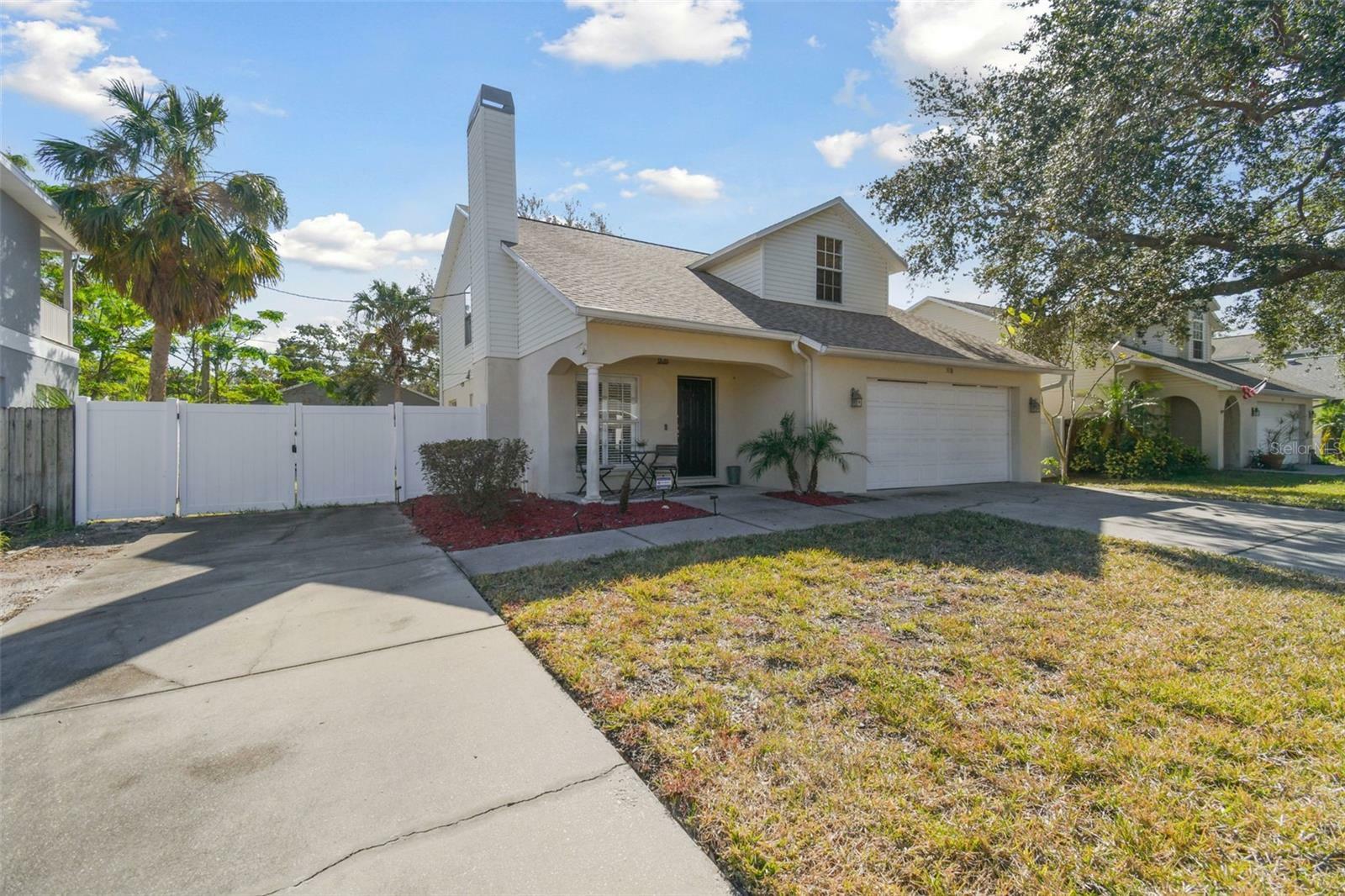 Property Photo:  3118 W Hartnett Avenue  FL 33611 