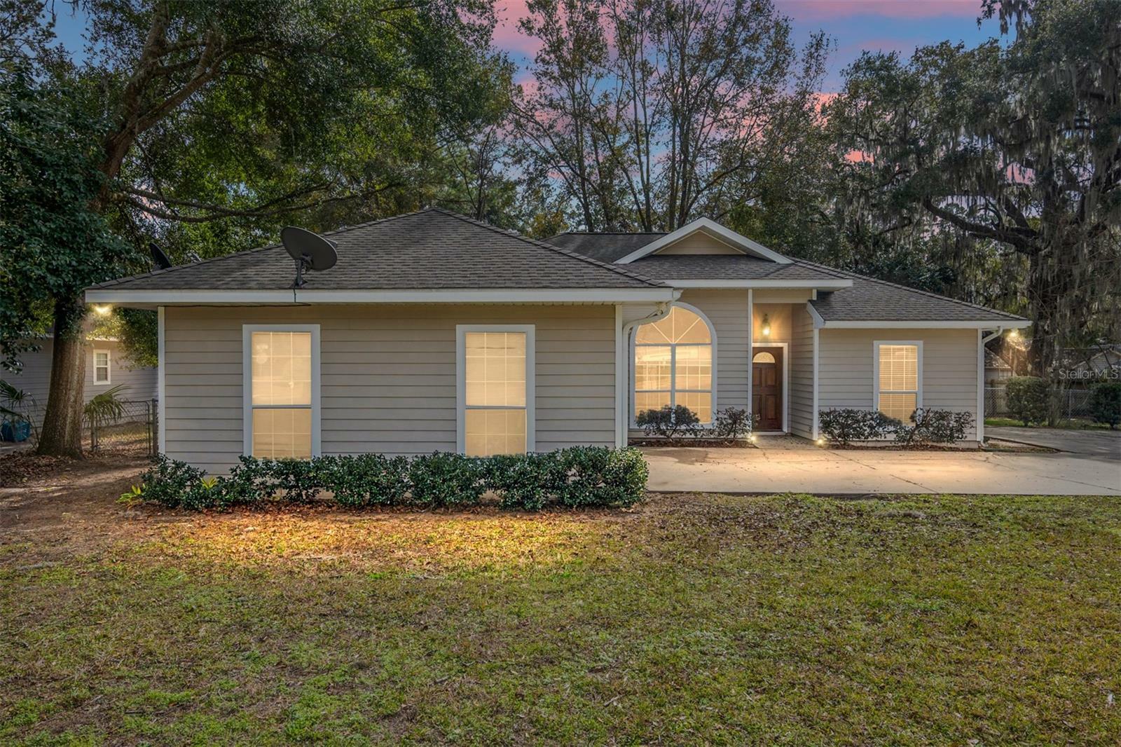 Property Photo:  3637 NW 8th Avenue  FL 32605 