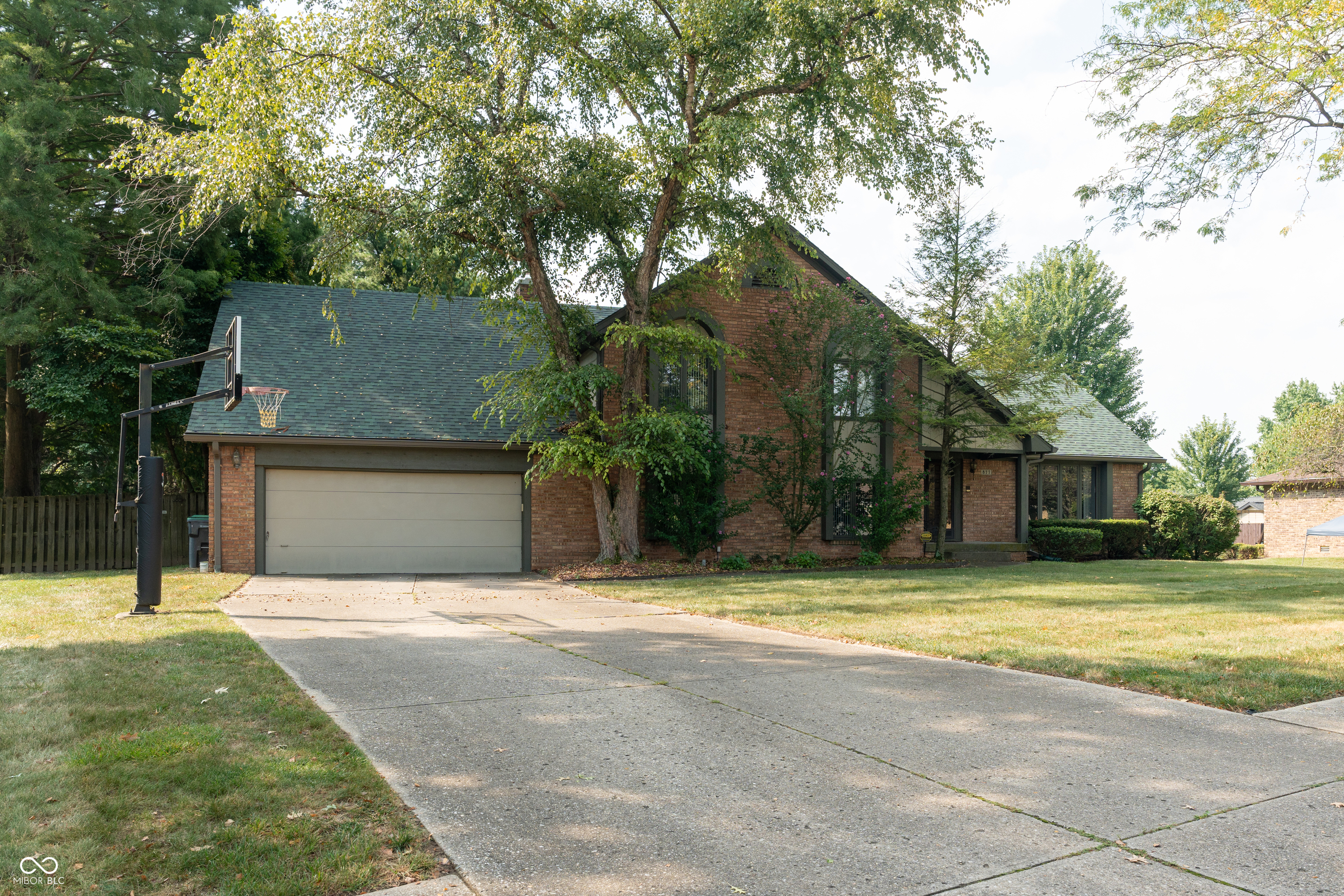 Property Photo: 877 Revere Court IN 46142