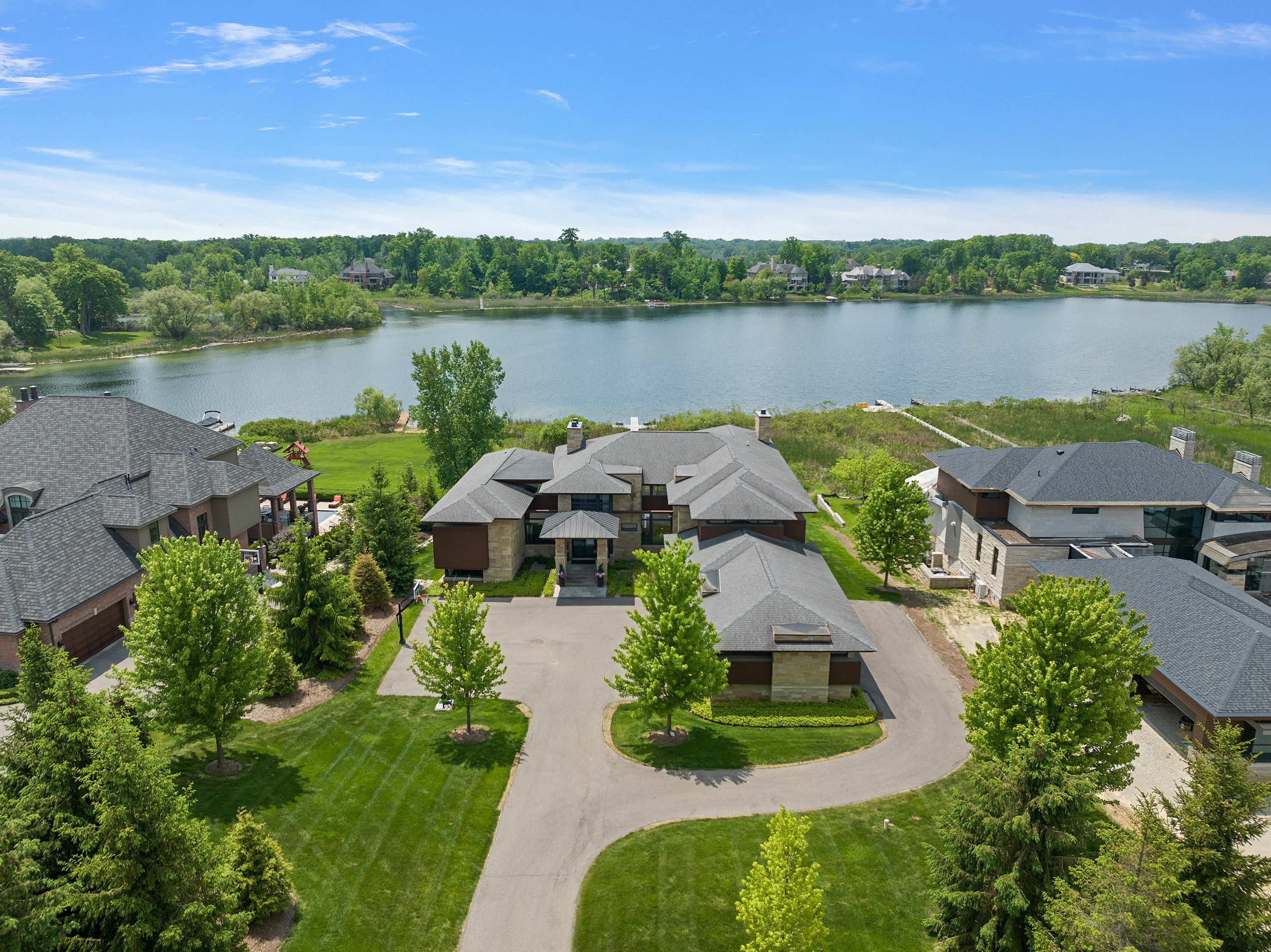 Property Photo:  2657 Turtle Shores Drive  MI 48302 0779 