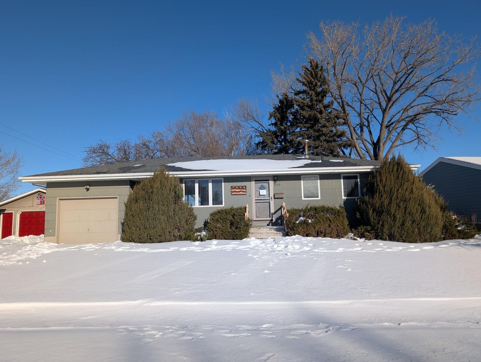 Property Photo: 1216 NW Sunset Blvd ND 58703-1668