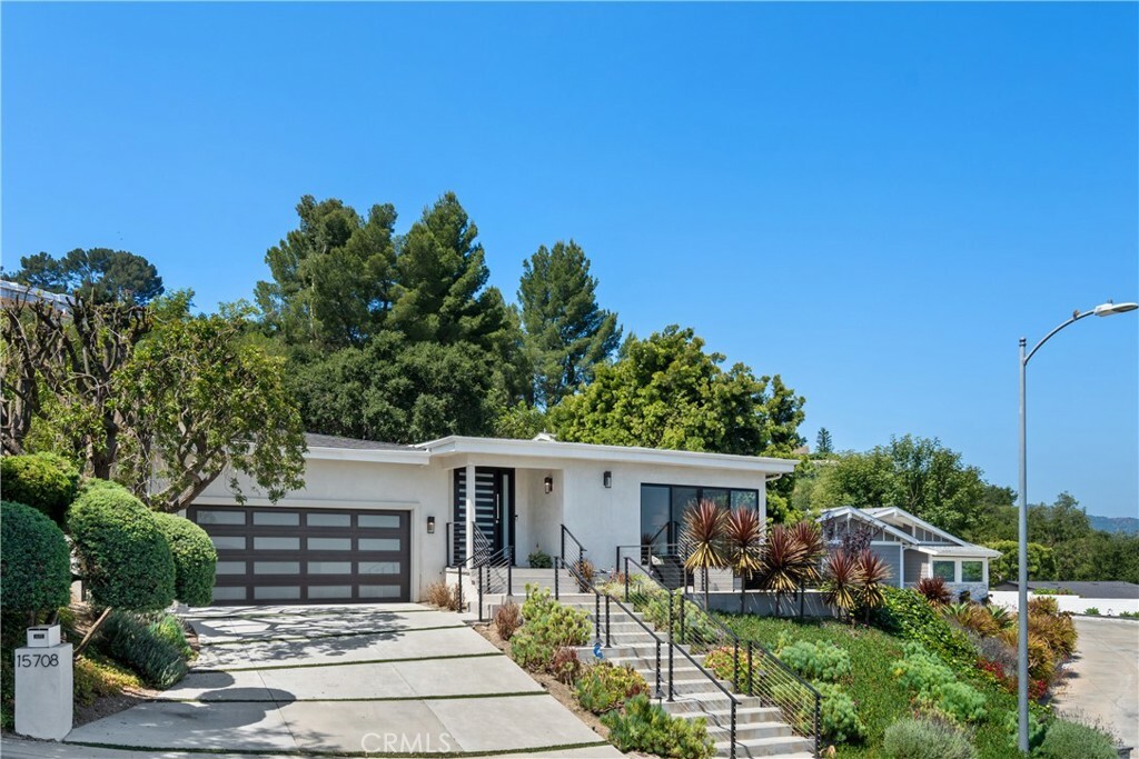 15708 Castlewoods Drive  Sherman Oaks CA 91403 photo