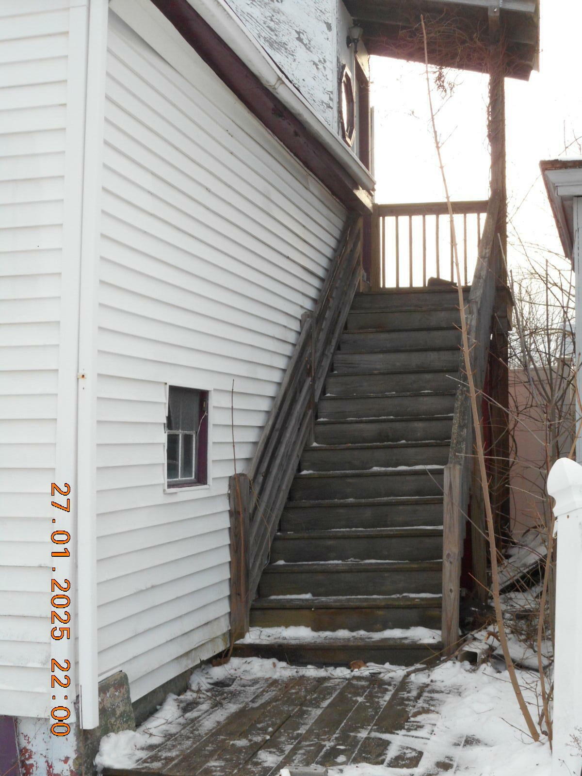 Property Photo:  126 Pleasant Street  ME 04072 