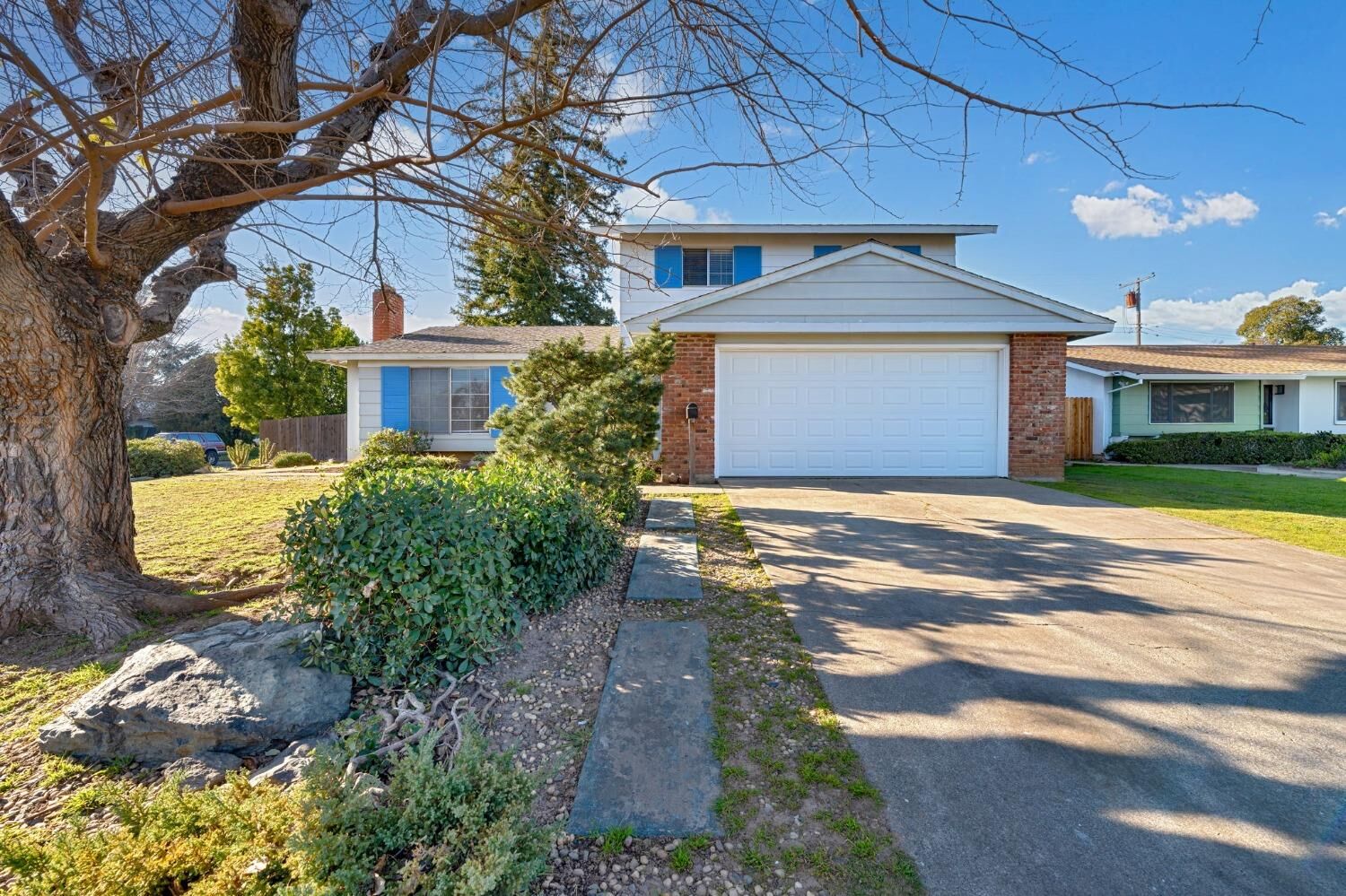 Property Photo: 2626 Cedaridge Way CA 95826