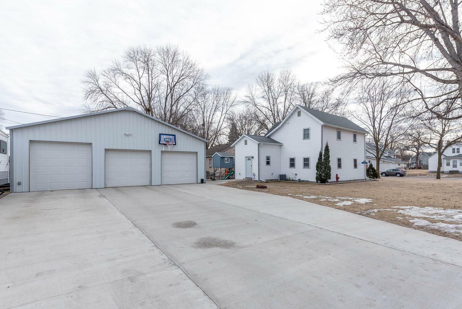 Property Photo:  329 Cedar Street  MN 56074 