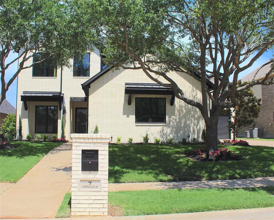 Property Photo: 7 Center Court TX 75032