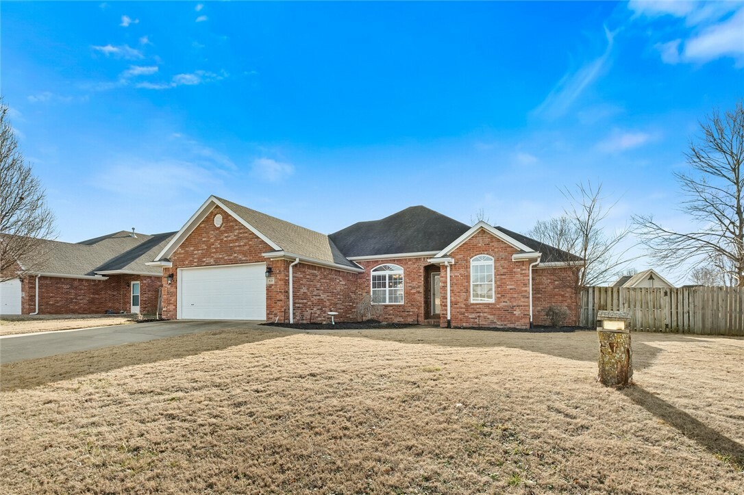 Property Photo:  819 Hindman Drive  AR 72753 