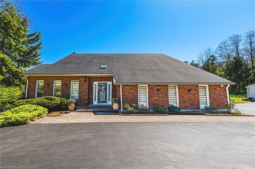 Property Photo: 6 Iris Court ON L0R 1H3