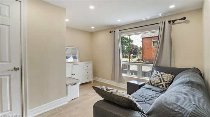 Property Photo: 33 Highland Avenue ON L8L 1Y8