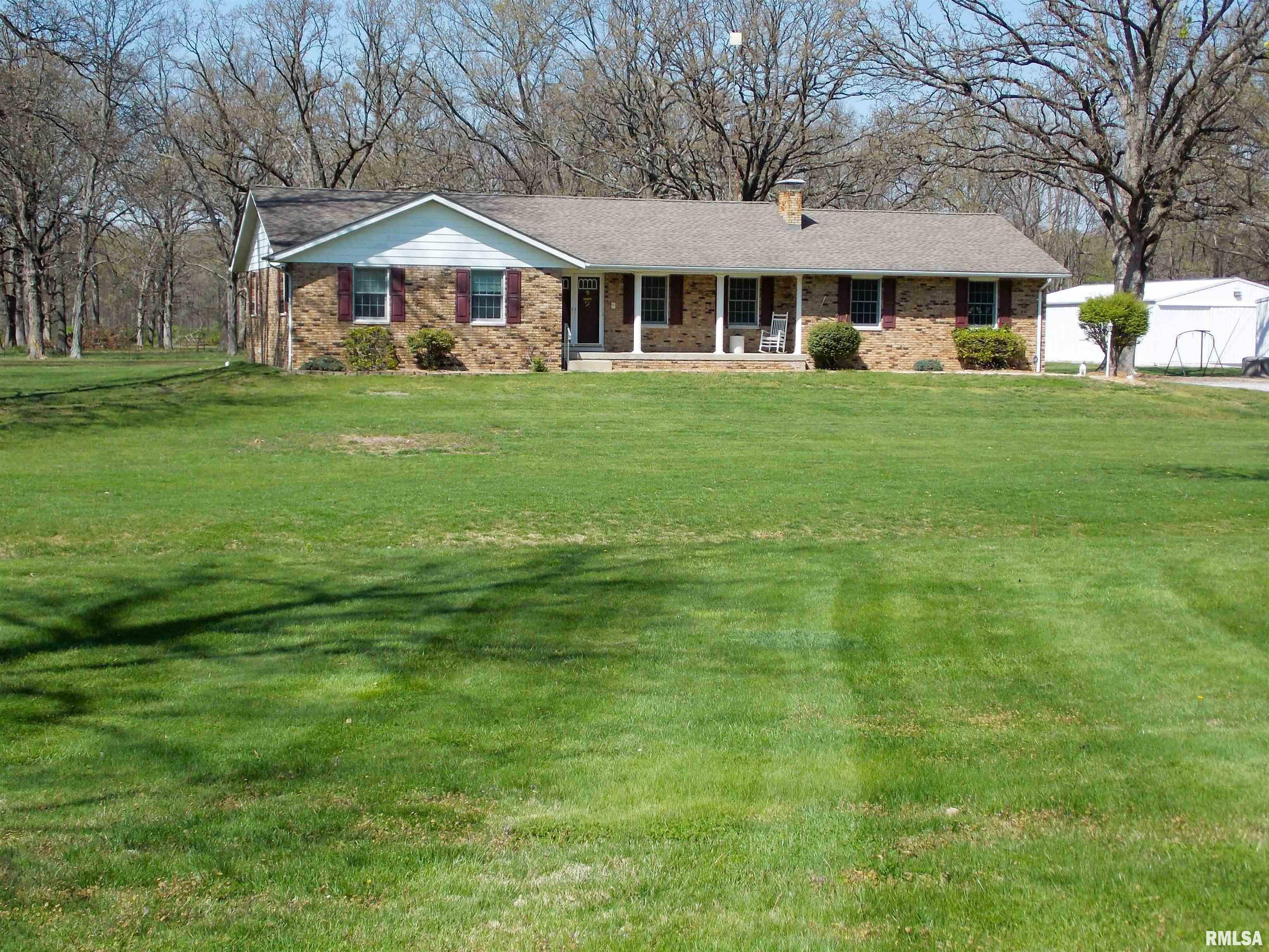 Property Photo: 1723 Walnut Hill Road IL 62801