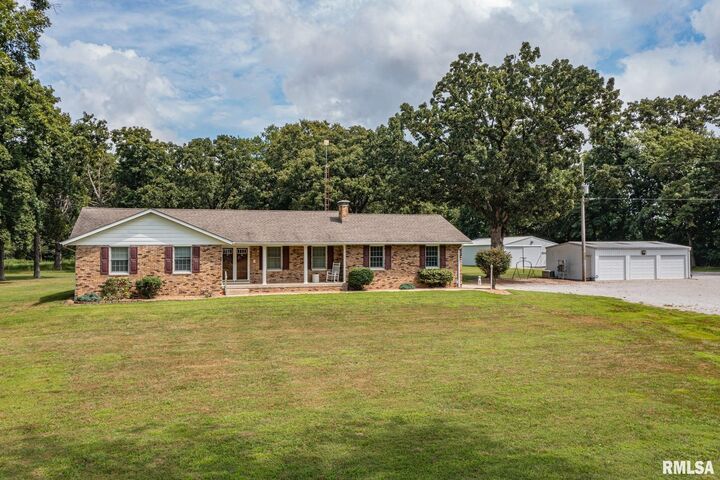 Property Photo:  1723 Walnut Hill Road  IL 62801 