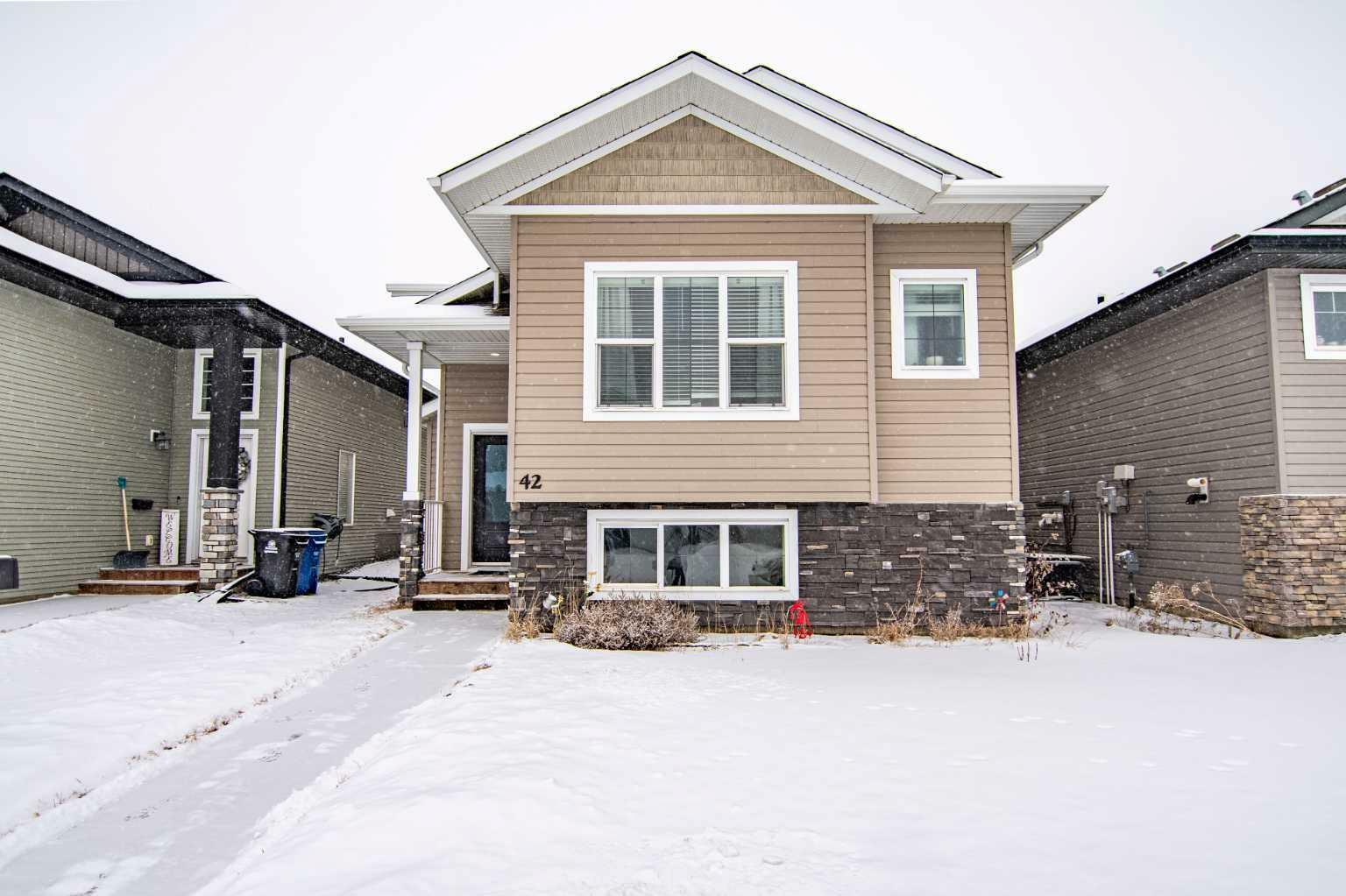 42 Valmont Street  Blackfalds AB T4M 0L2 photo