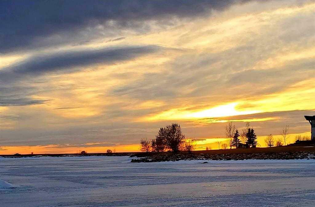 Photo de la propriété:  3 Kingfisher Estates  AB T1R 0X5 