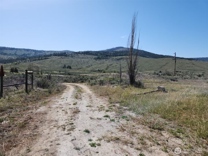 Property Photo:  851  Highway 20  WA 98855 