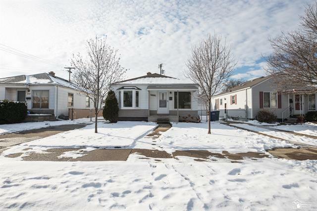 Property Photo:  4240 Hubbard Avenue  MI 48183 