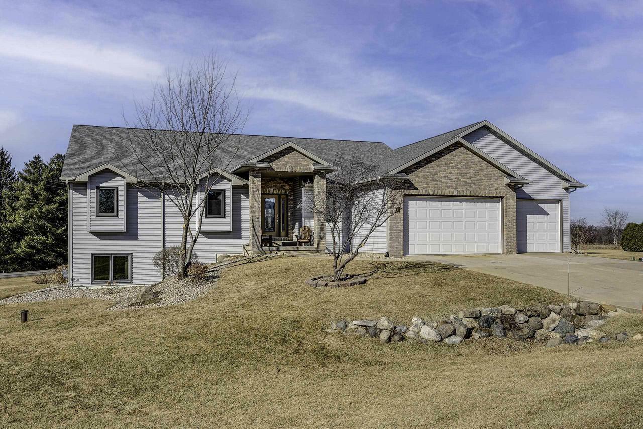 3296 Conservancy Estates Lane  Sun Prairie WI 53590 photo