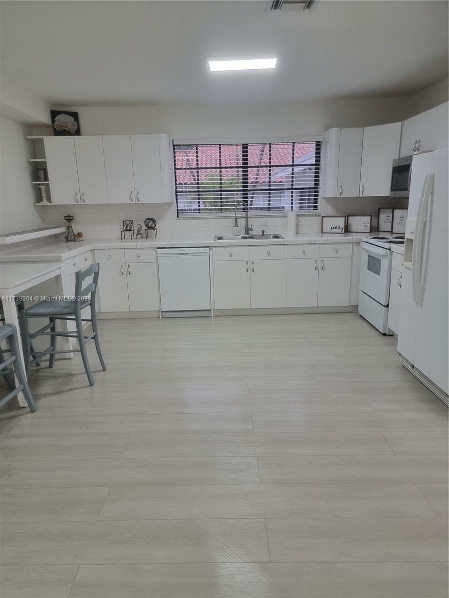 Property Photo: 601 SW 39th Ave 0 FL 33134