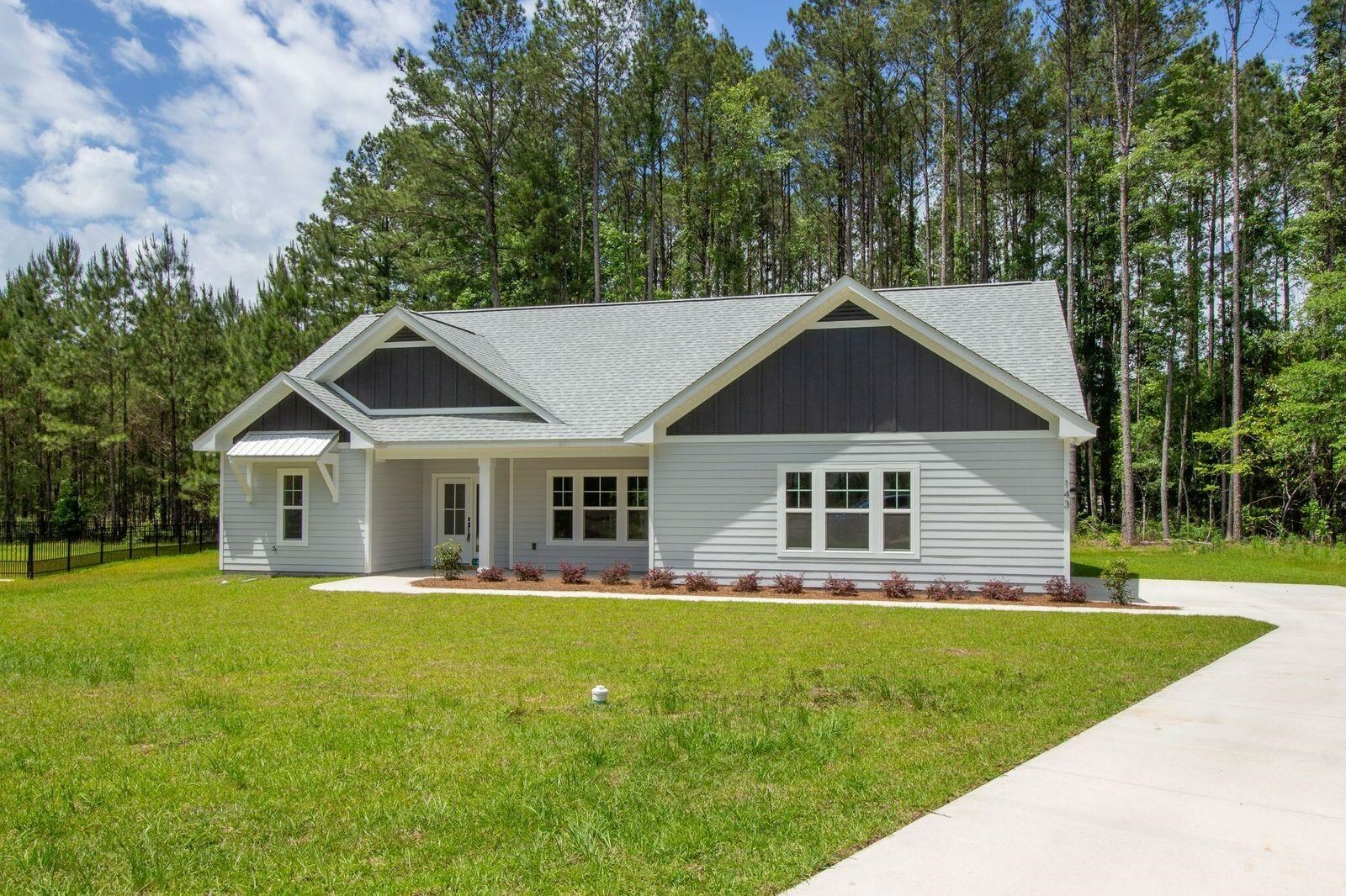 Property Photo:  143 Laurel Court  FL 32344 