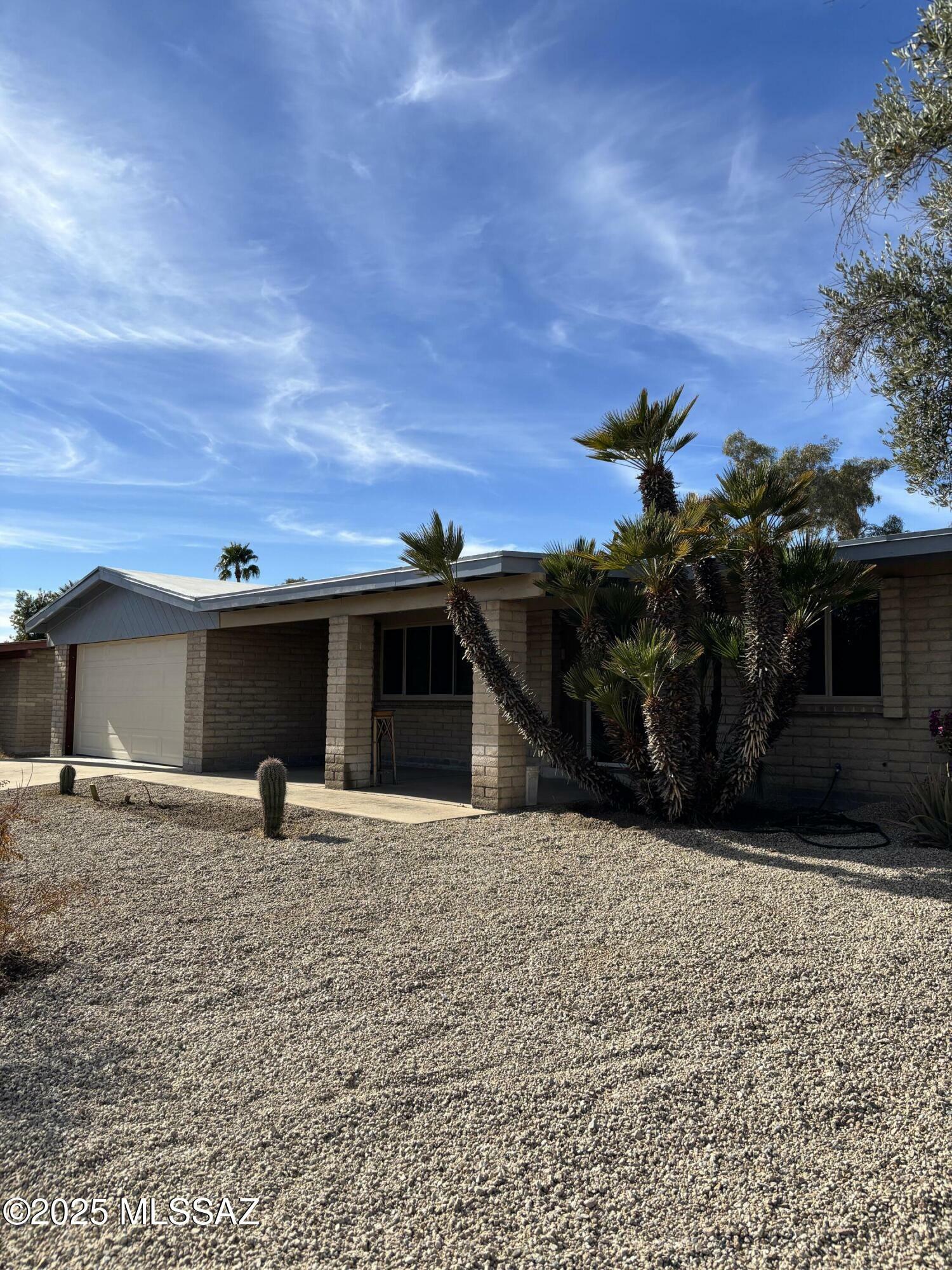 Property Photo:  7881 N Casimir Pulaski Avenue  AZ 85741 