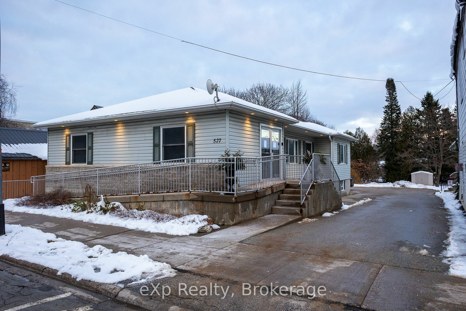 527 Berford St  South Bruce Peninsula ON N0H 2T0 photo