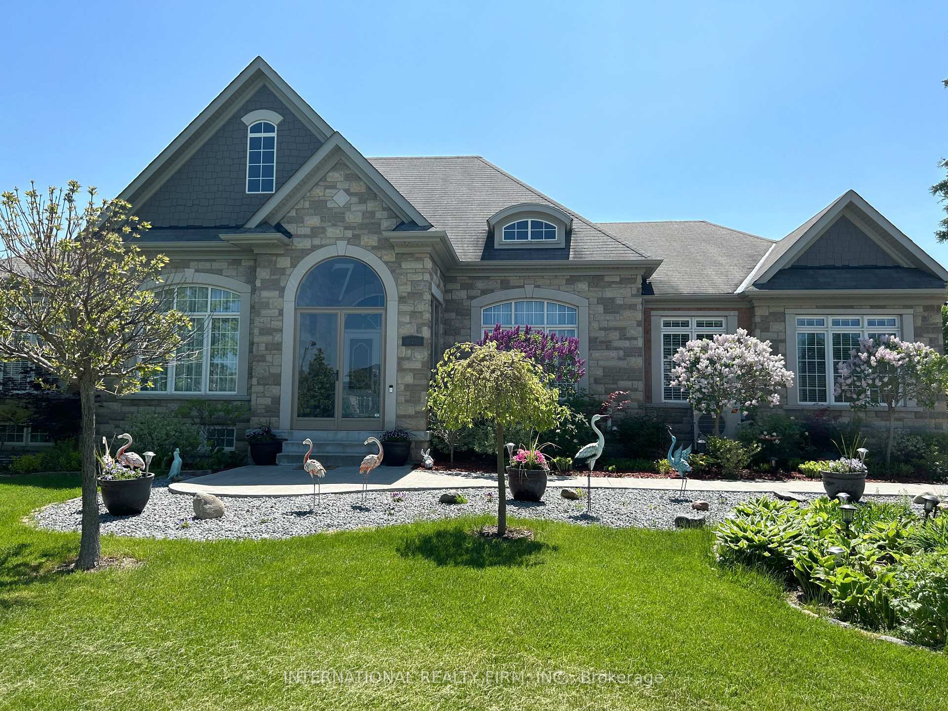 Photo de la propriété: 7 Wolford Court ON L4P 0B1