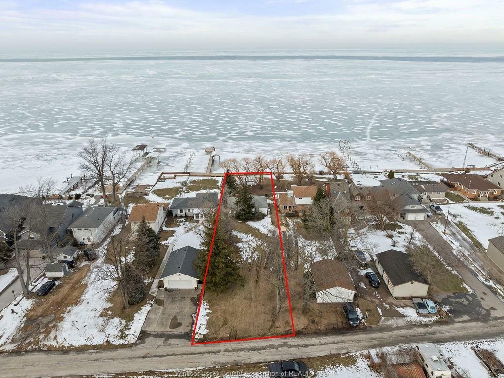 Photo de la propriété:  503 Charron Beach Road  ON N0R 1A0 