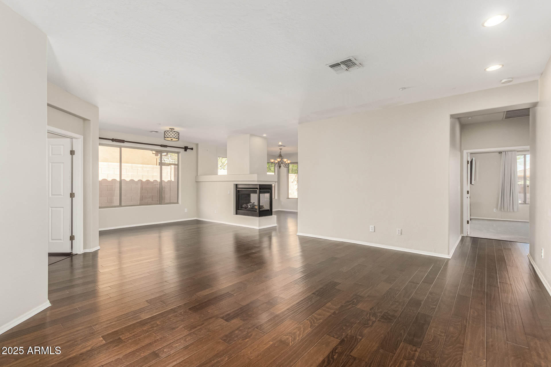 Property Photo: 41216 N Shadow Creek Court AZ 85086
