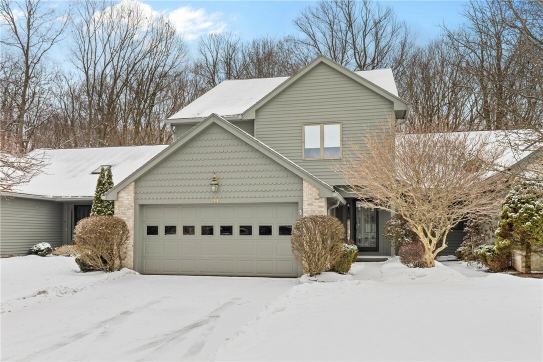 Property Photo:  44 Woodbury Way  NY 14450 