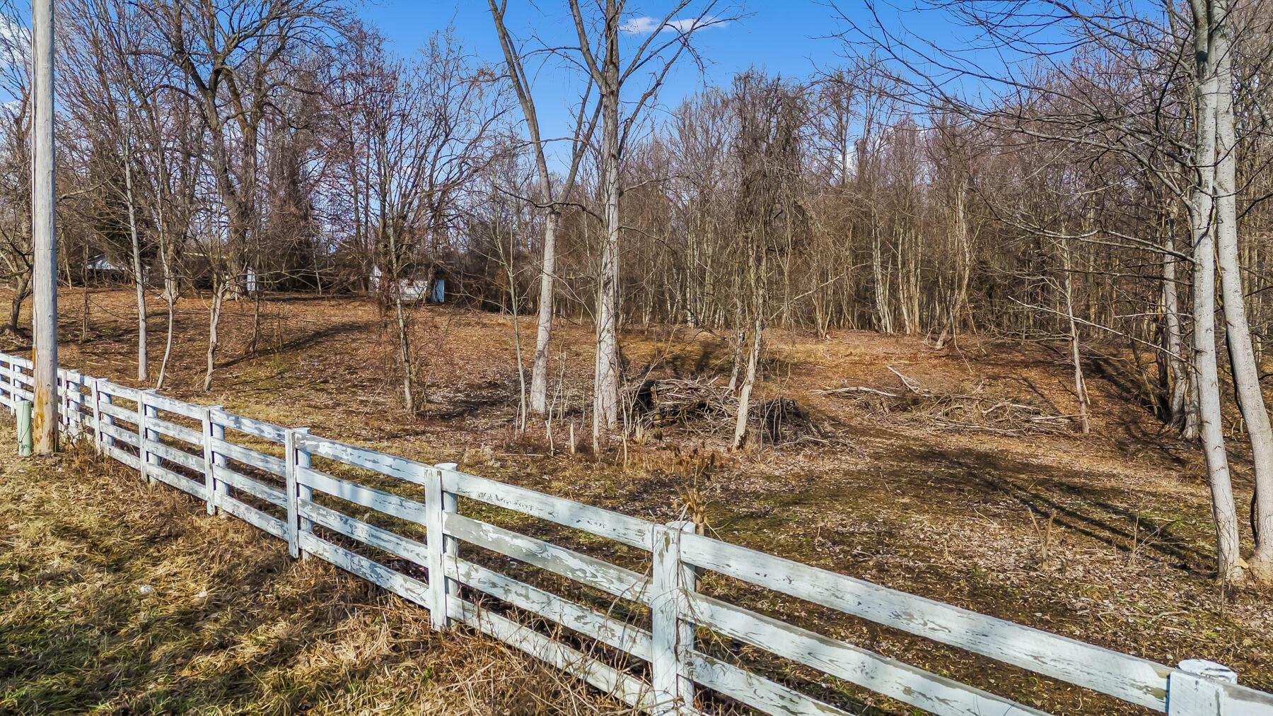 Property Photo:  1031 Blacks SE Road  OH 43025 