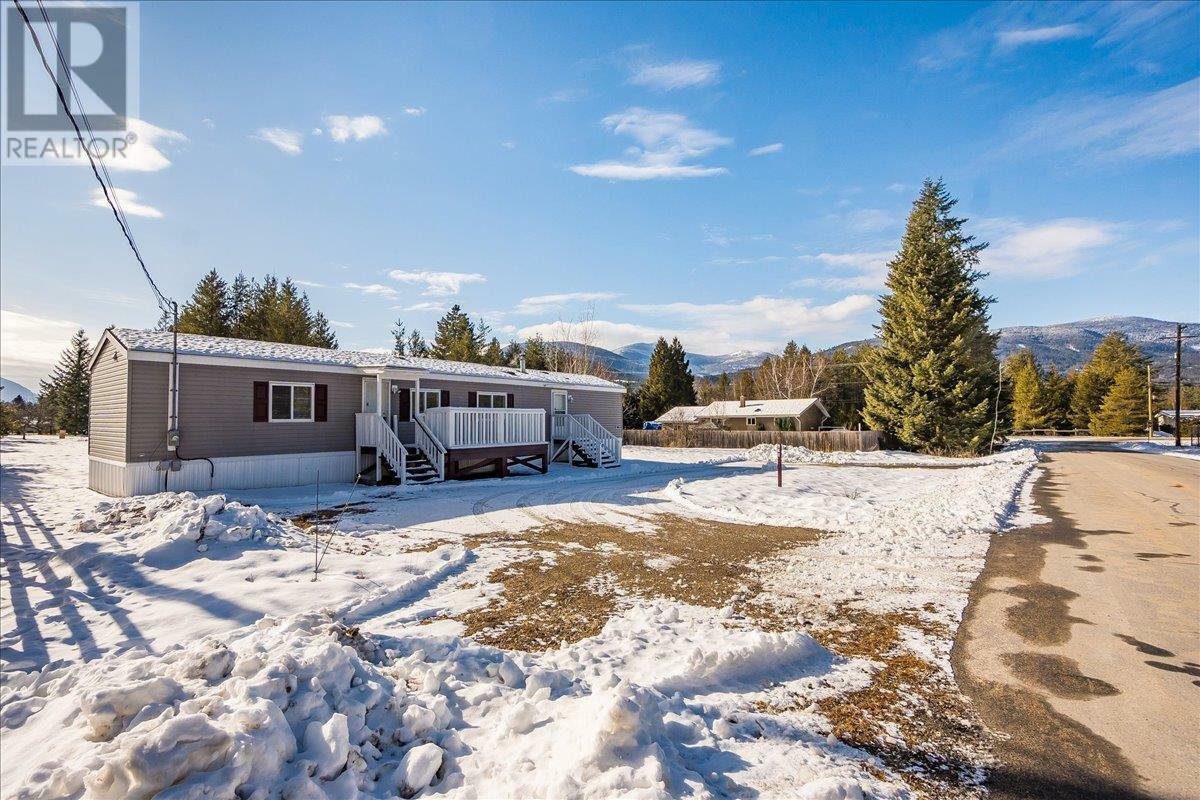 941 Hillview Road  Castlegar BC V1N 4K7 photo