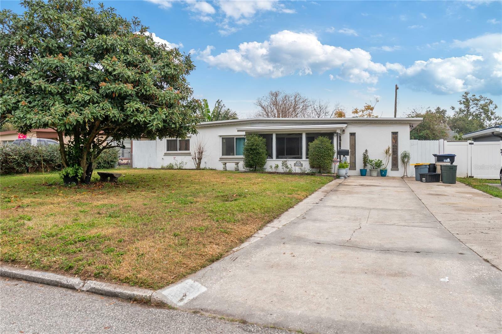 Property Photo: 4126 Montrose Court FL 32812