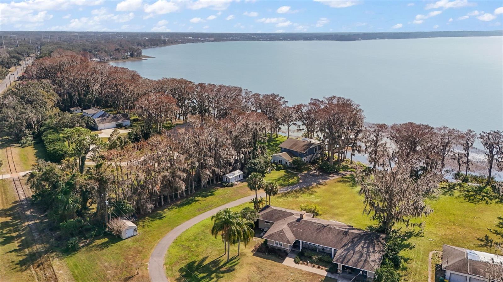 Property Photo: 1702 N County Road 452 FL 32726