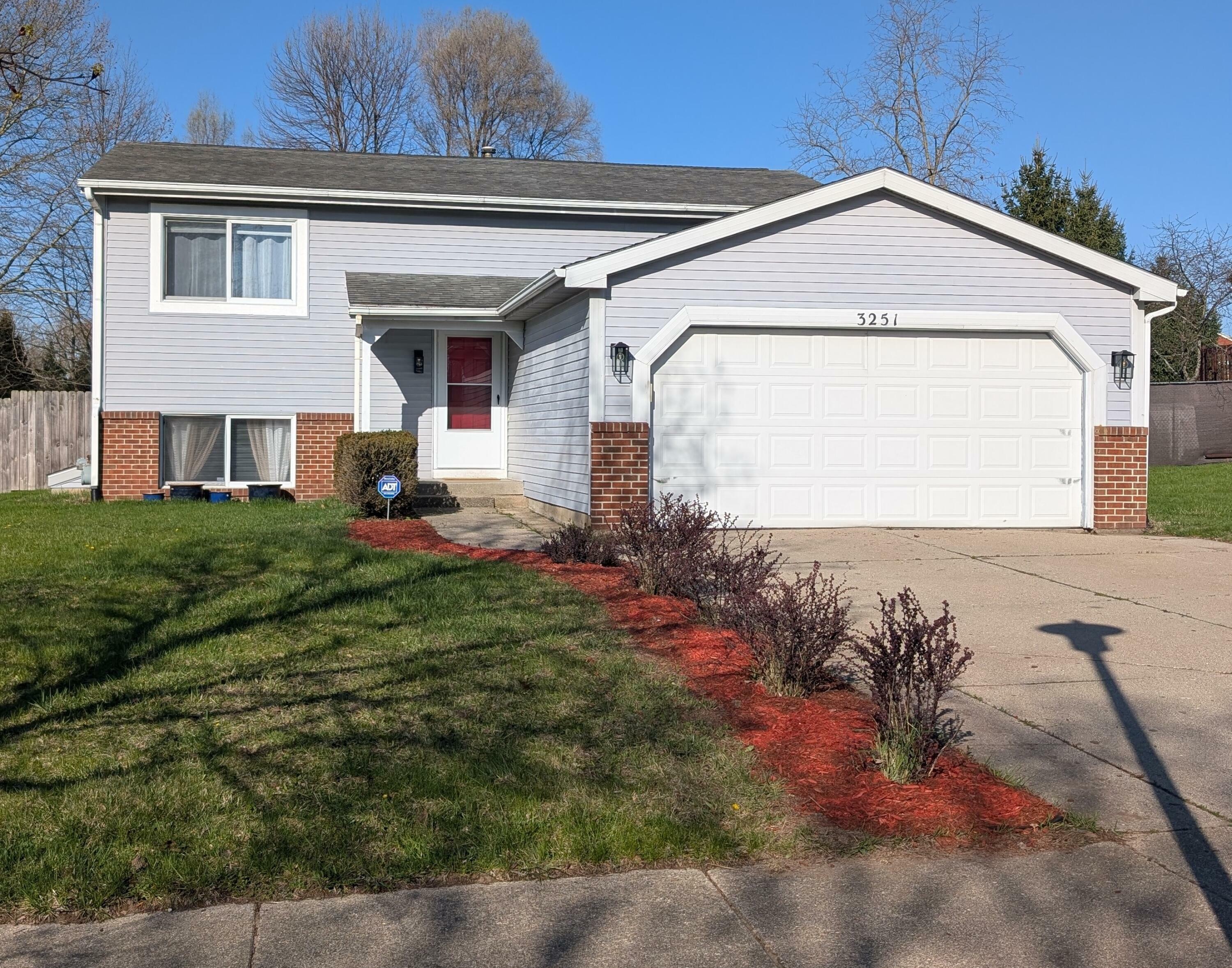 3251 Brook Trail SE  Grand Rapids MI 49508 photo