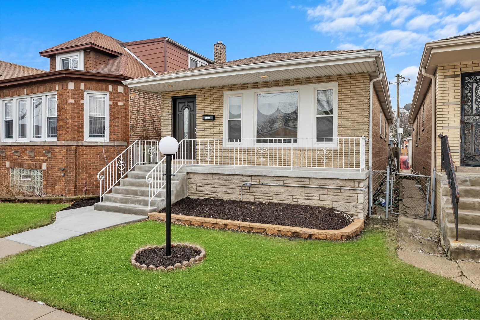 Property Photo:  2055 W 80th Street  IL 60620 