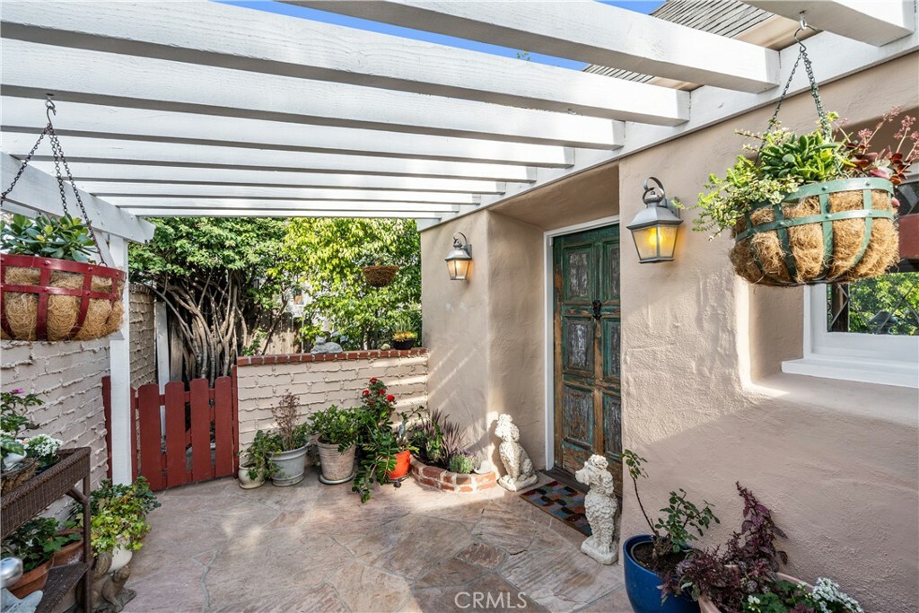 Property Photo:  14559 Round Valley Drive  CA 91403 