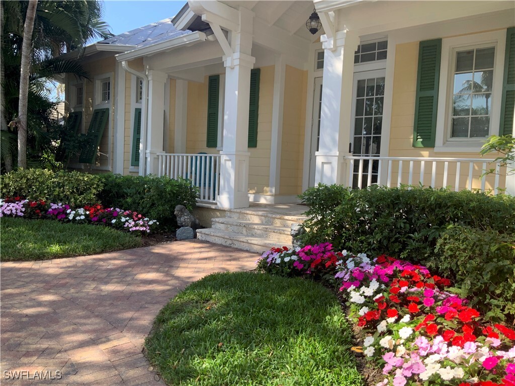 Property Photo: 165 Broad Avenue S FL 34102