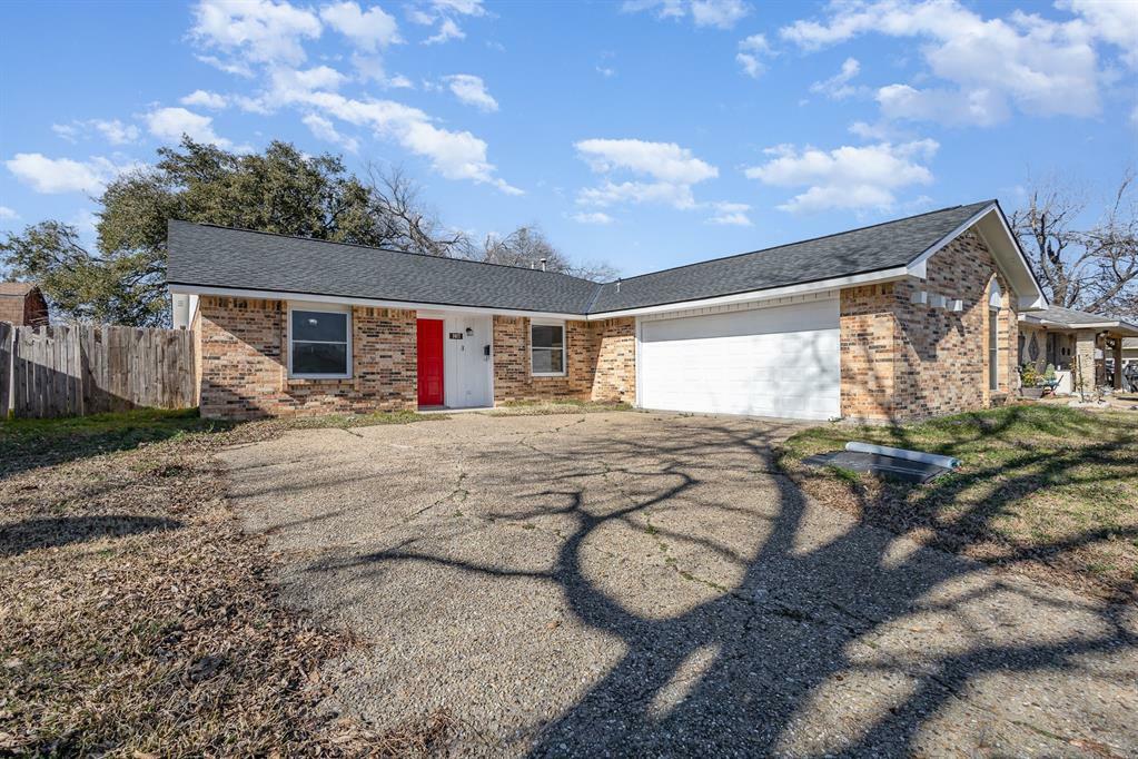 Property Photo: 1017 Heritage Drive TX 75043