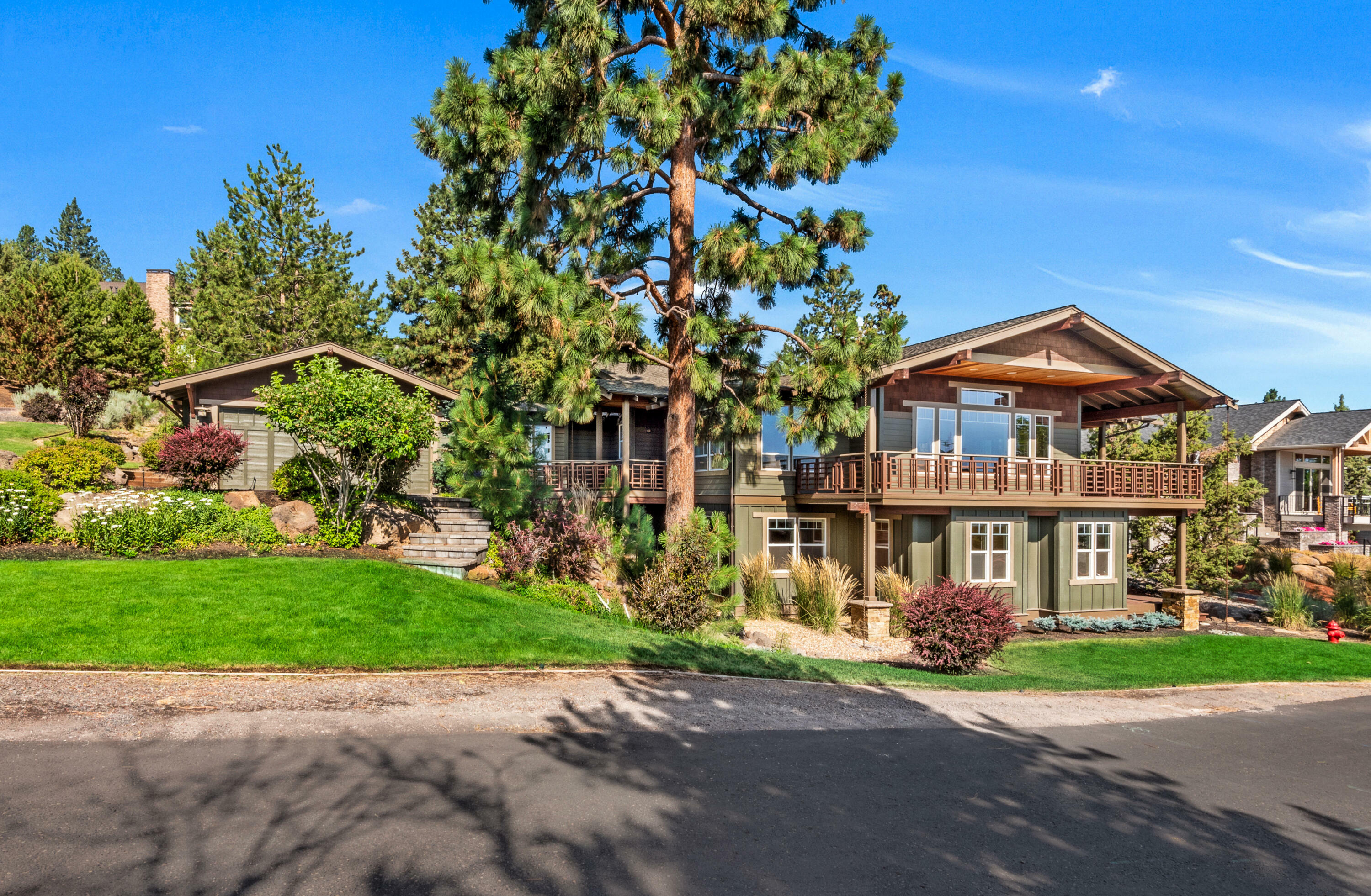 Property Photo: 3241 NW Fairway Heights Drive OR 97703
