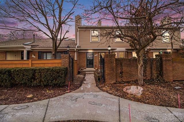 Property Photo: 39872 Crosswinds MI 48375