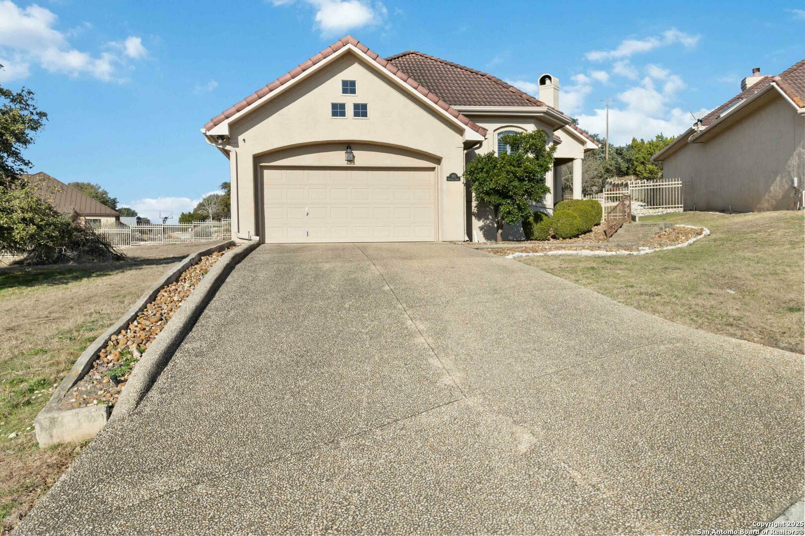 Property Photo: 103 Arboleda Cir TX 78006