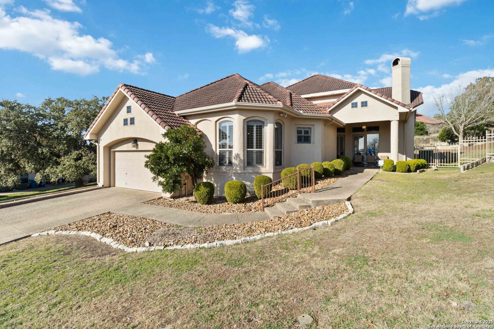 Property Photo: 103 Arboleda Cir TX 78006
