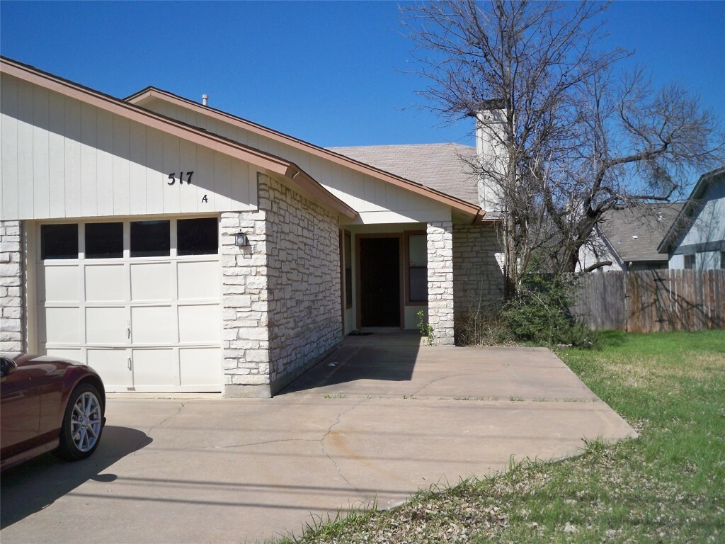 Property Photo:  517 Luther Drive A  TX 78628 