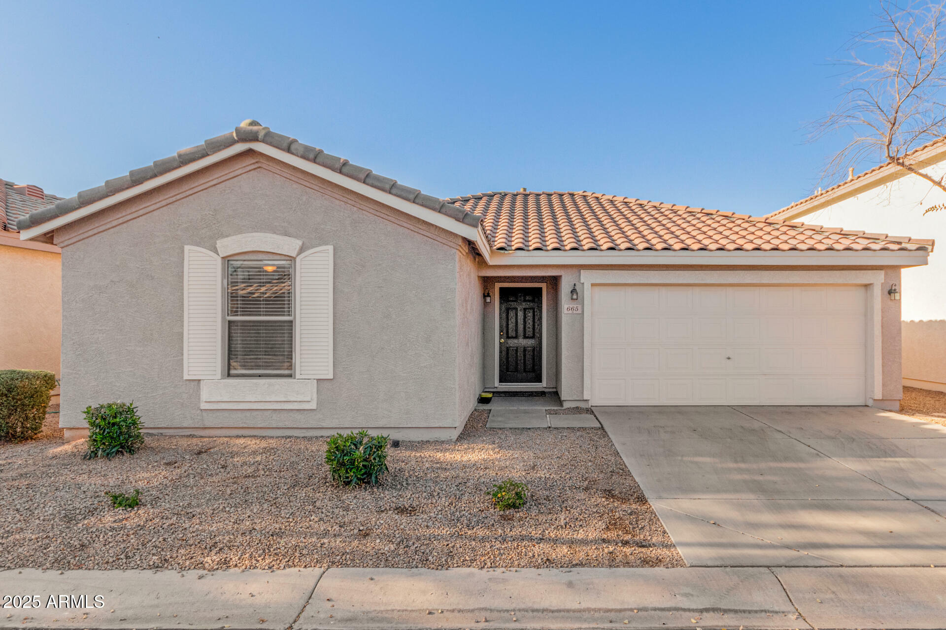 Property Photo:  665 E Winchester Way  AZ 85286 